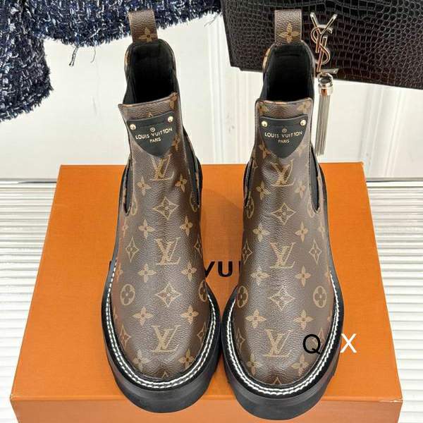 Picture of Louis Vuitton Shoes _SKULVsz35-40JX102212400